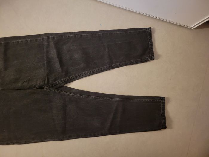 Jean noir - photo numéro 3