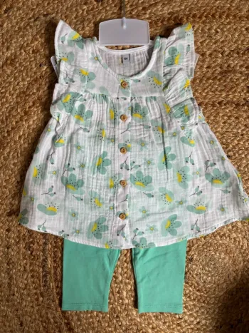 Tenue ensemble 2 pieces tunique fleurs et legging 18 mois neuf