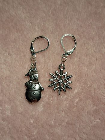 Boucles d'oreilles bonhomme et flocon de neige