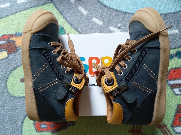 Chaussures montantes de chez GBB pointure 27 - photo numéro 3