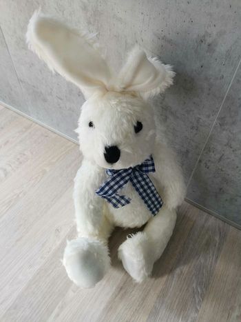 Mignon lapin en peluche neuf
