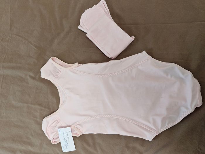 Justaucorps avec une paire de collant