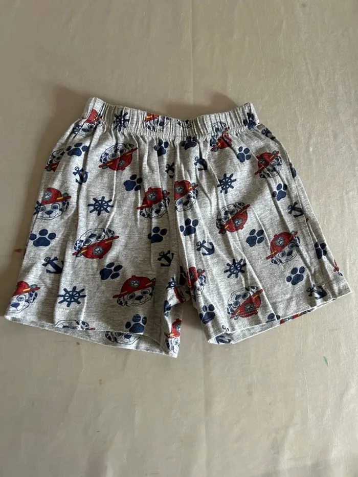Short 4 ans
