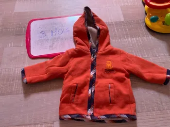 Pull / veste bebe