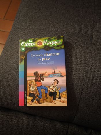 Le jeune chanteur de jazz (La Cabane Magique)