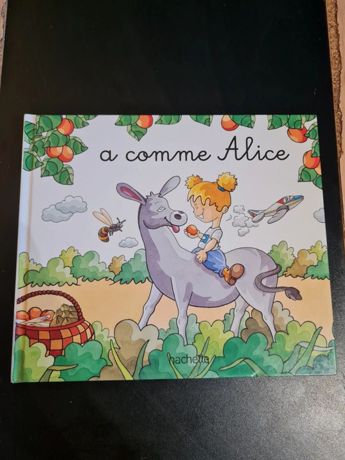 Livre: a comme Alice