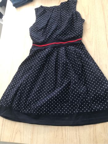 Robe marine à pois blancs