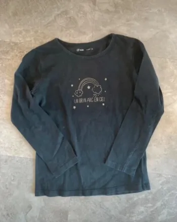 Pull Gémo kids fille en bon état. Taille 6 ans . Marque Gémo kids