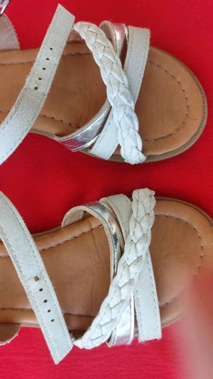 Nu pied blanc et argenté - photo numéro 4