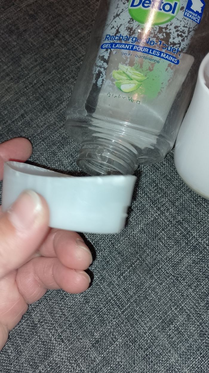 Dettol avec sa recharge - photo numéro 6