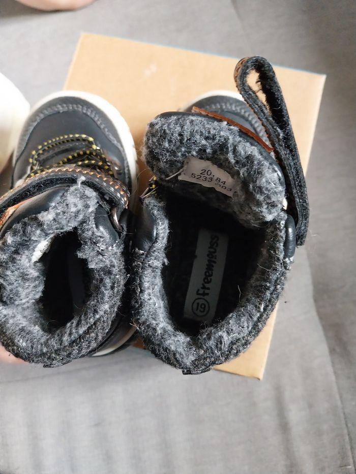Chaussures montantes fourrées  T.19 - photo numéro 7