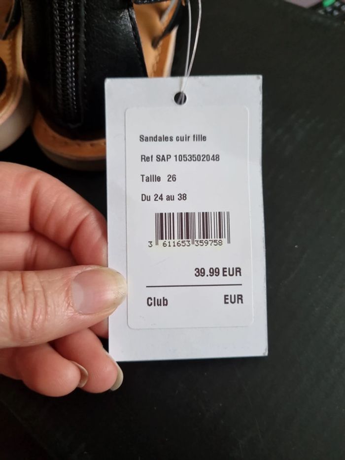 Sandales cuir Vertbaudet neuves taille 26 - photo numéro 10