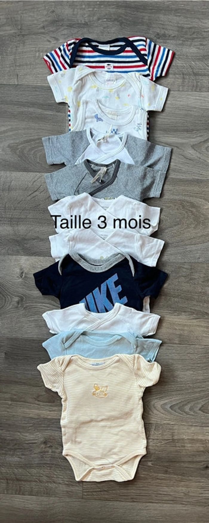 Lot de 11 bodys taille 3 mois Orchestra Absorba Petit bateau Obaïbi
