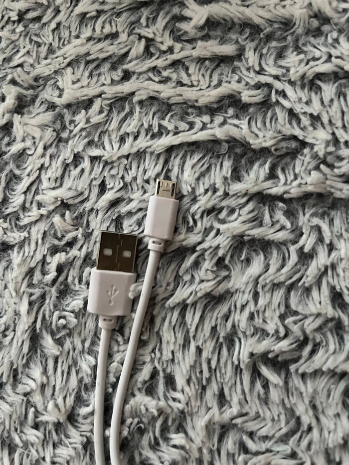 Câble chargeur - photo numéro 2