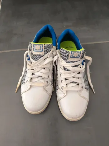 Chaussures plates. Dpam. 37