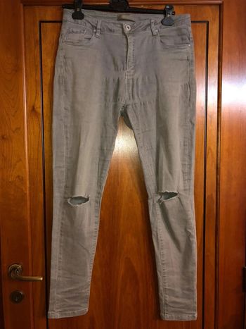 Pantalon gris à trous 42