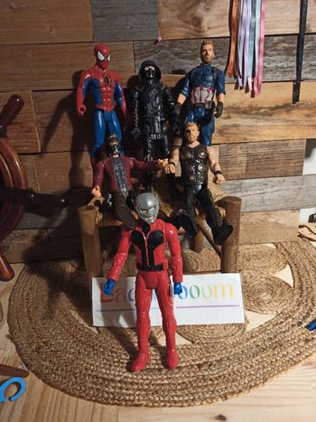Lot figurines super héros Marvel