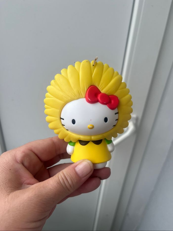 Figurine hello kitty jaune