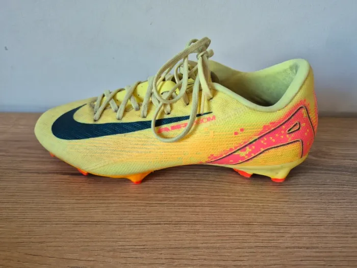 Chaussures de foot nike kyllian Mbappe taille 39 - photo numéro 2
