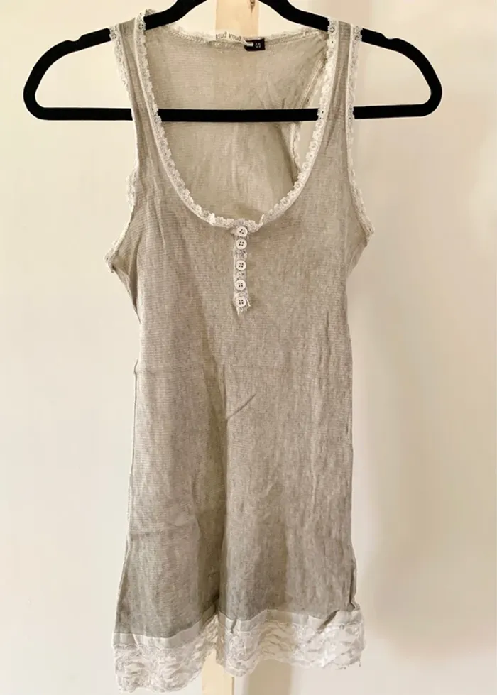🔹 Débardeur gris chiné à dentelle – Taille S
