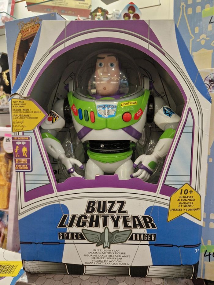 B8-4 Figurine Buzz l'Éclair articulée parlante. English