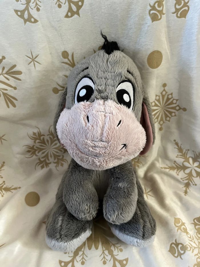 Peluche Bourriquet Big Feet Disney Parks 2021 Disneyland Paris Winnie l'ourson 32 cm - photo numéro 2