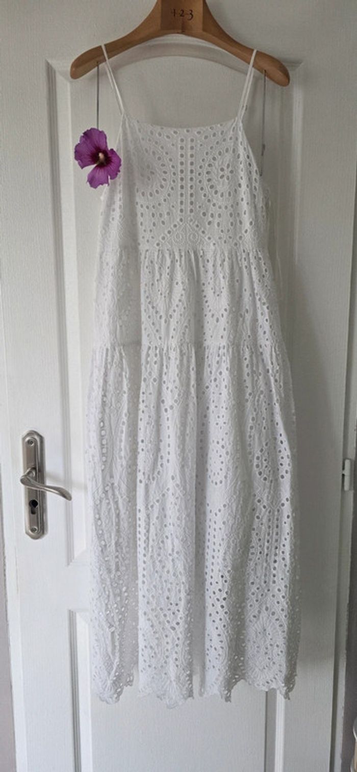 Robe Longue Blanche style Broderie Anglaise Taille M - photo numéro 12