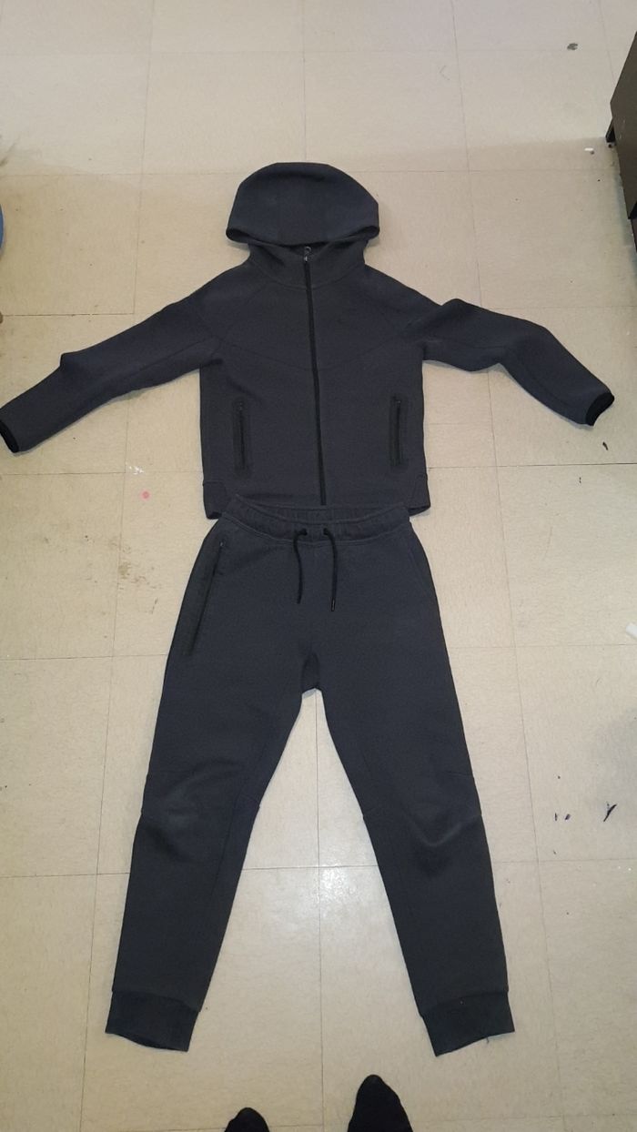 🔥 Nike Tech Fleece – Ensemble complet (Veste + Pantalon) 🔥