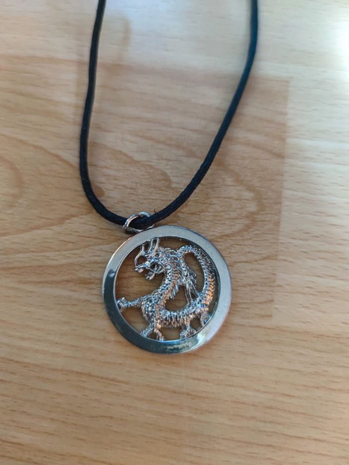 Médaillon dragon