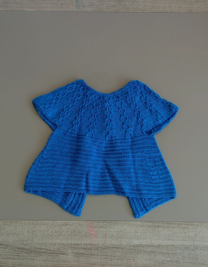 Gilet bleu 6 ans fait main - photo numéro 2