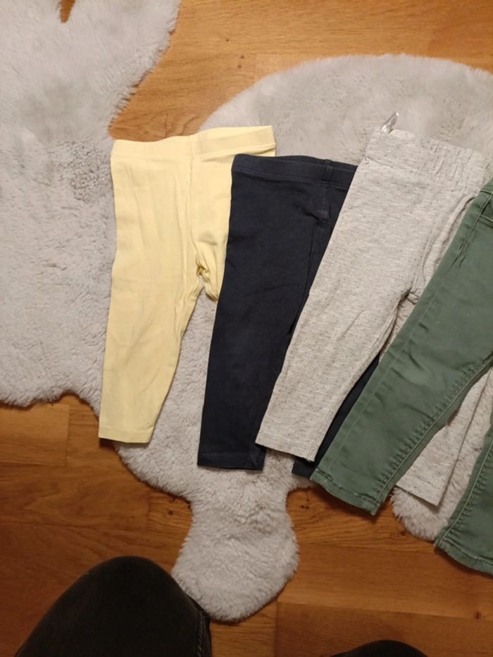 Lot pantalon fille 12 mois - photo numéro 2