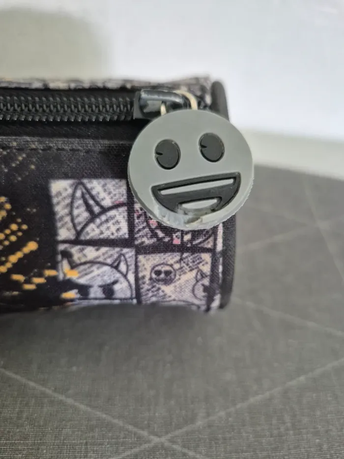 Trousse ronde emoji diable - photo numéro 4