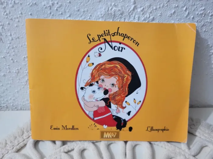 Livre enfant "Le Petit Chaperon Noir"