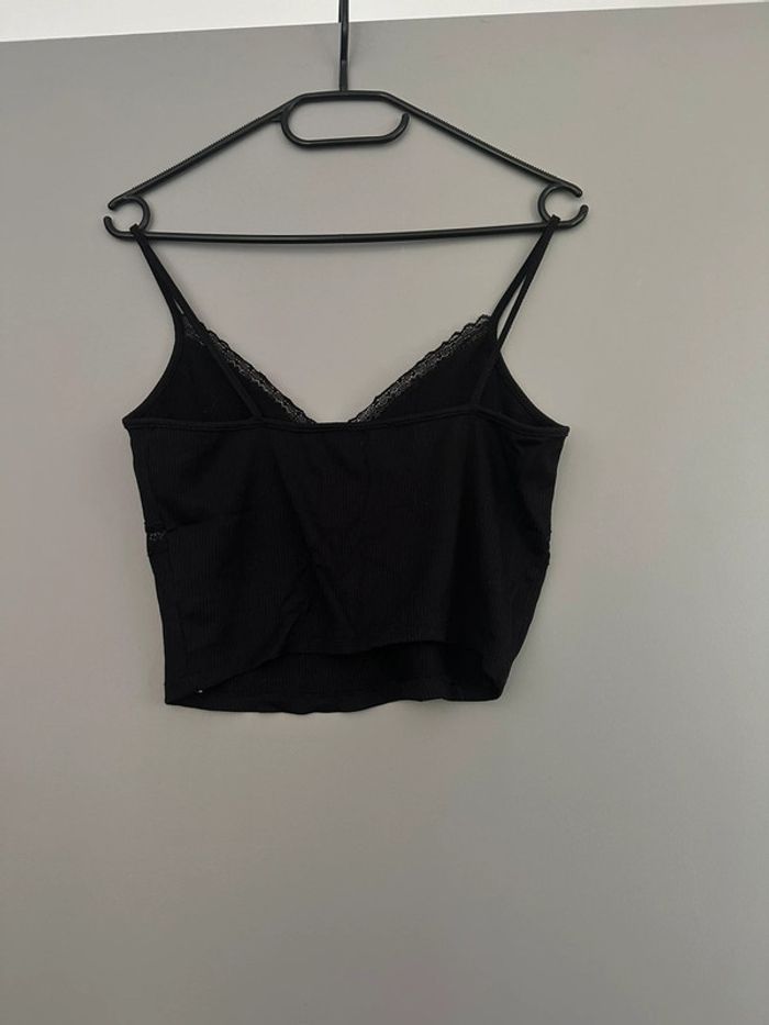 Petit top court noir Bershka taille L - photo numéro 2