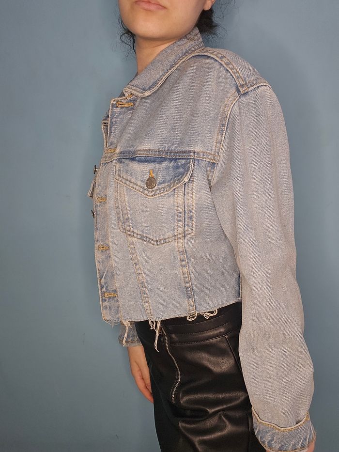 Veste en jean bleu ciel délavée très bon état - photo numéro 2