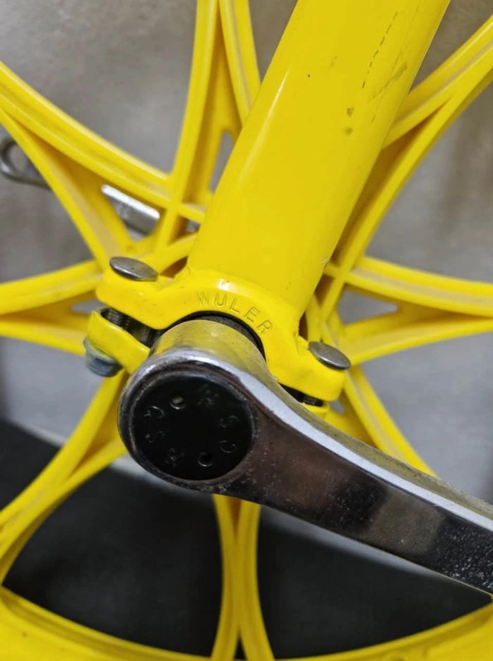 Monocycle.
Muler.
En l'état.
Pneu à regonfler ou à changer.
Manque selle et pédales. - photo numéro 3