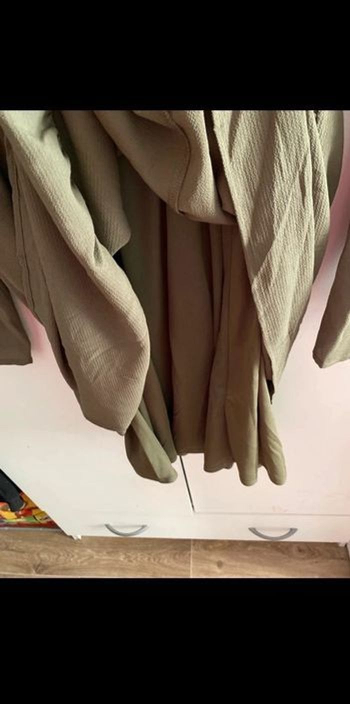 Robe kaki taille 38 neuve - photo numéro 4