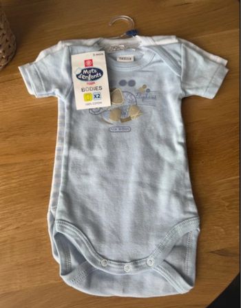 Lot de 2 bodies manches courtes garçon 3 mois
