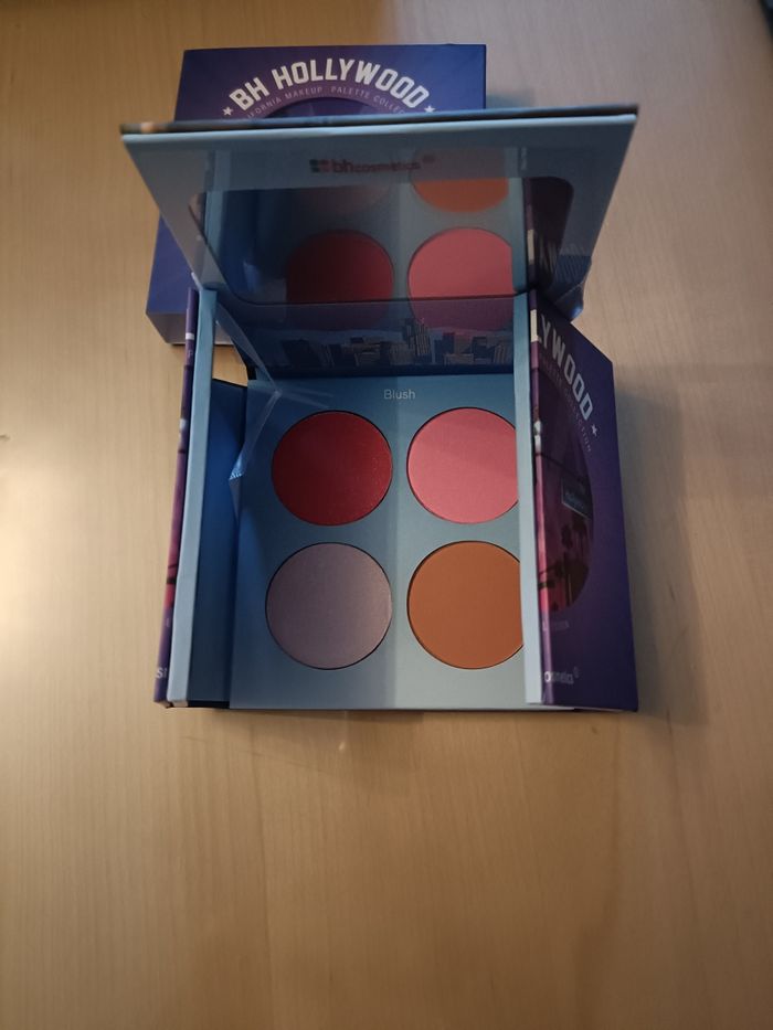 3 PALETTES BH COSMETICS NEUVES - photo numéro 2