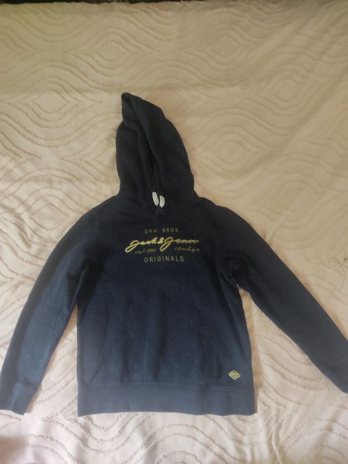Pull capuche