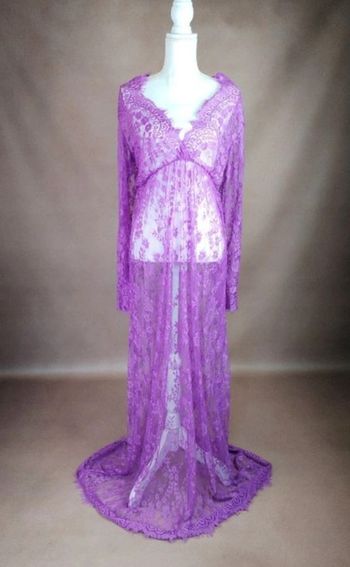Robe de grossesse violette pour séance photo