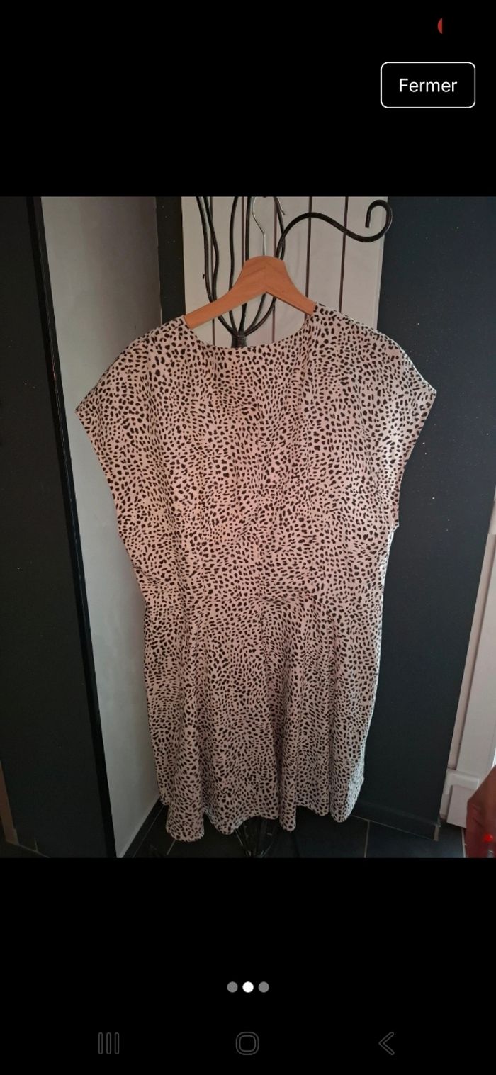 Robe légèrement patineuse - photo numéro 2
