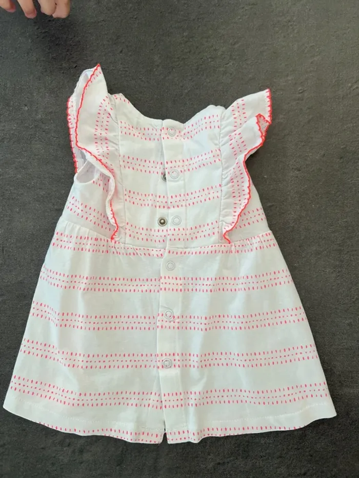 Robe 3mois - photo numéro 3