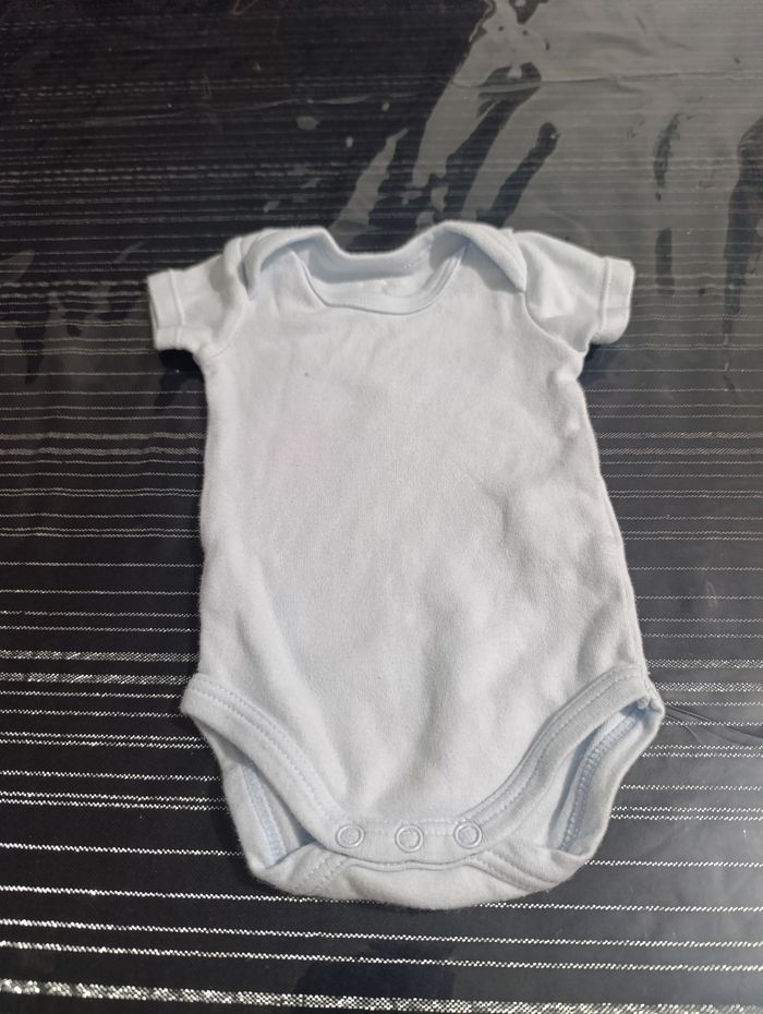 Lot de 2 bodys manches courtes et 1 body manche longue 3 mois - photo numéro 2