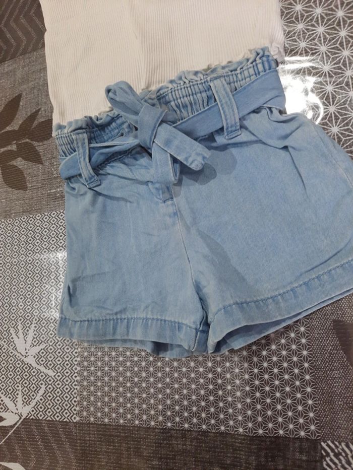 Ensemble tee shirt et short 3 mois fille - photo numéro 3