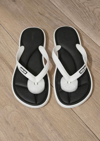 Tongs claquettes été mémoire de forme Mixte blanc