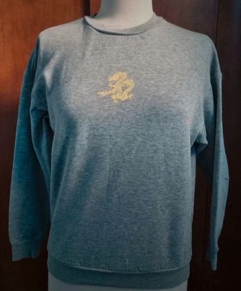 Sweat gris clair avec dragon 🐉