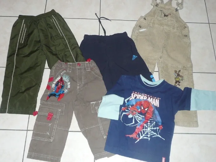 salopette polo pantalon short Spiderman et autre 2 / 4 ans