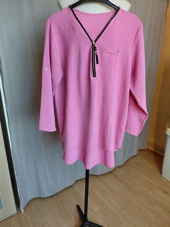 Très jolie blouse manches longues courte devant et longue derrière femme T U 