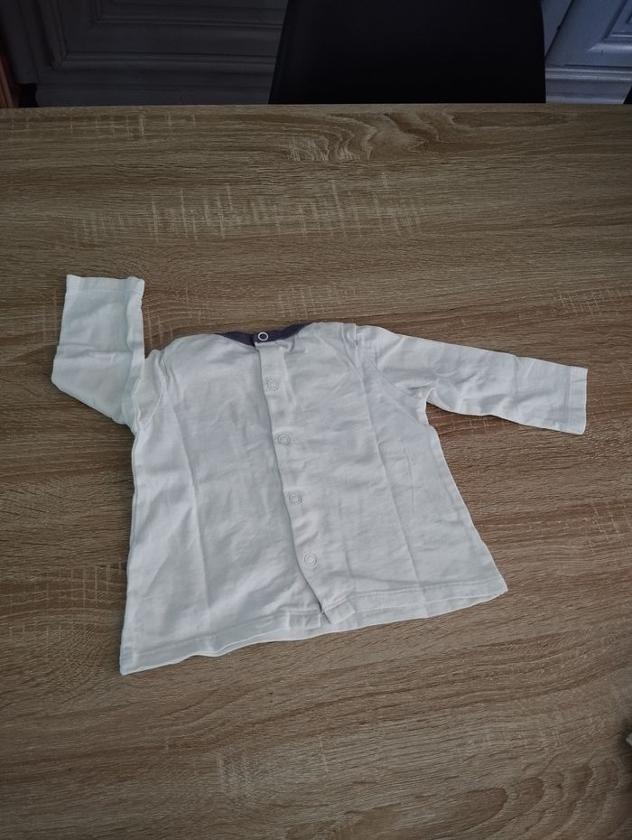 T-shirt taille 6 mois - photo numéro 3